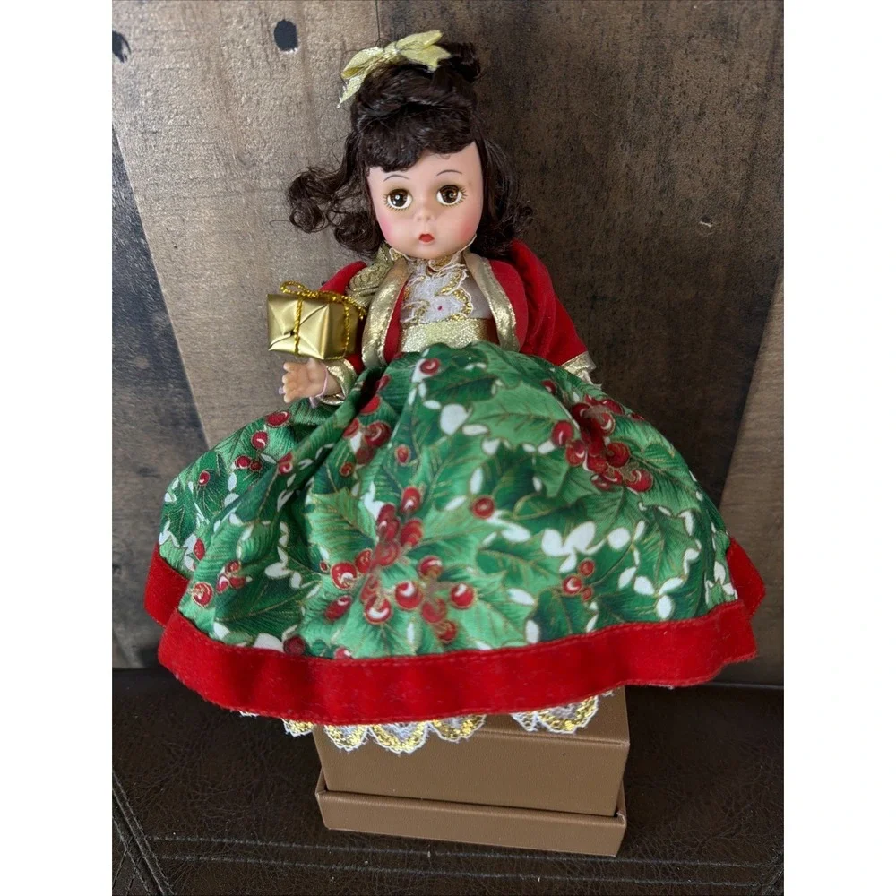 Madame Alexander Home For the Holidays Doll 79630 8